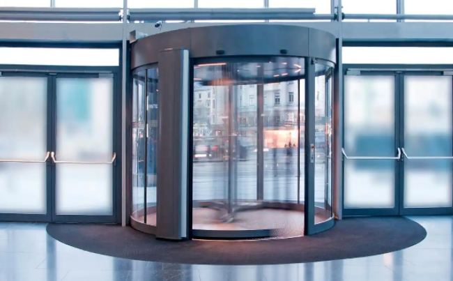 金昌应对人流量大的入口？旋转门的高效分流与不间断通行优势！